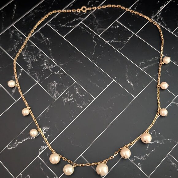 Vintage Jewelry - Vintage Necklace - 23" Gold Tone & Faux Pearl Statement Necklace